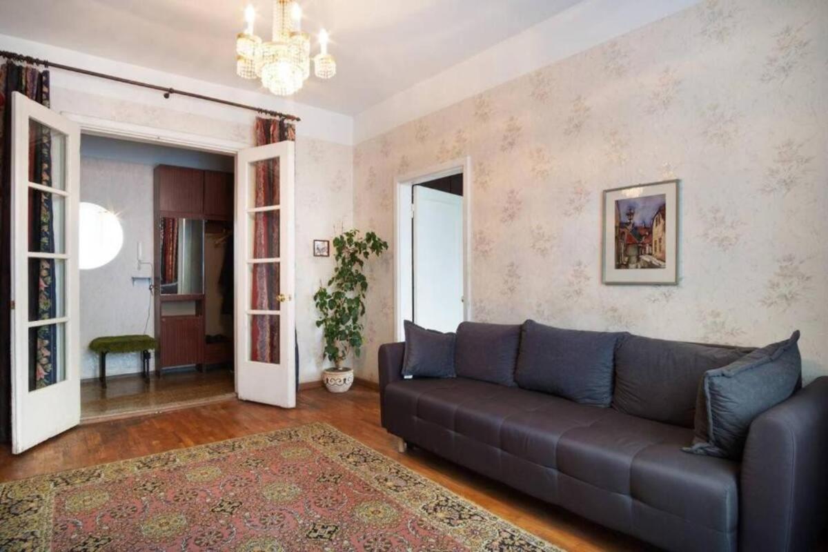 Center Huge 3-bedroom Korter